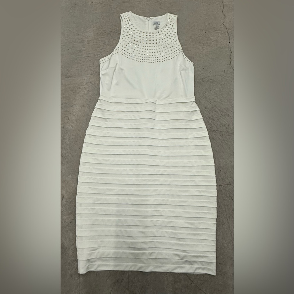 Cache Ivory “Bandage” Dress W/ Gold Embellishments Size M Soring Easter Business